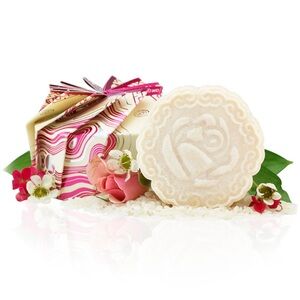Viori Chamomile Rose Shampoo Bar….New